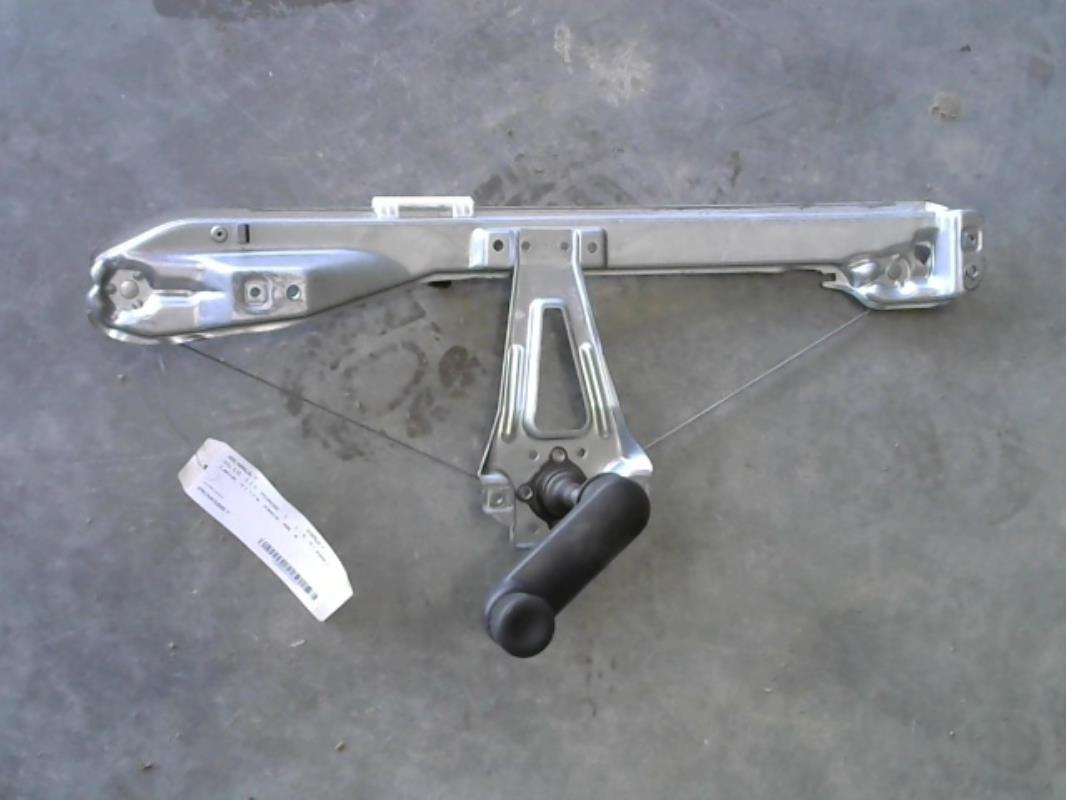 Alzacristalli manuale posteriore sinistro RENAULT CLIO 3 PHASE 1 Diésel - 1
