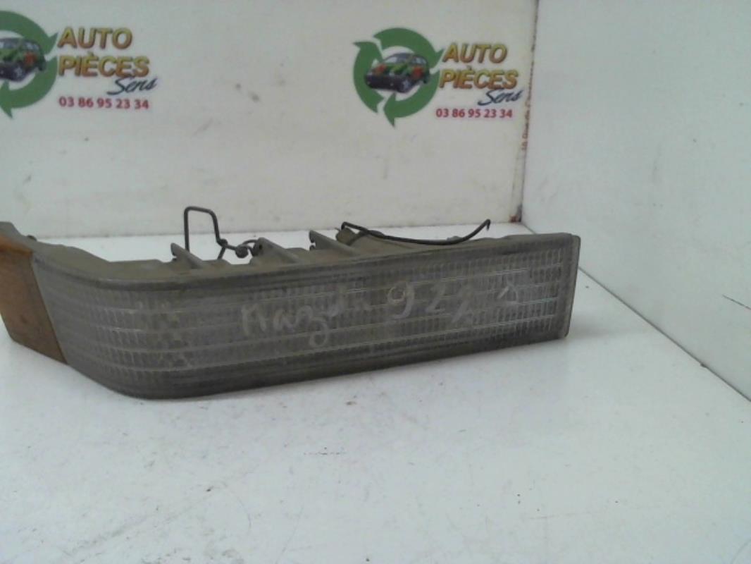 Optique avant secondaire droit (feux)(clignotant) MAZDA 929 1  - 1