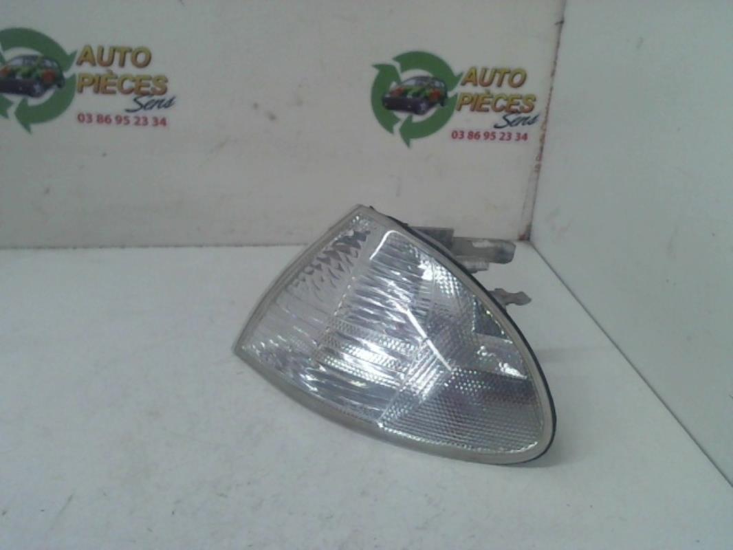 Optique avant secondaire gauche (feux)(clignotant) BMW SERIE 3 E46  - 1