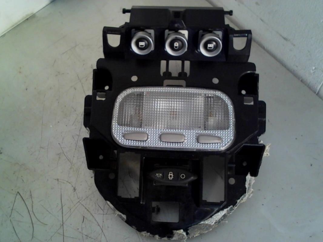 Eclairage de plafonnier PEUGEOT 807 Diesel - 1