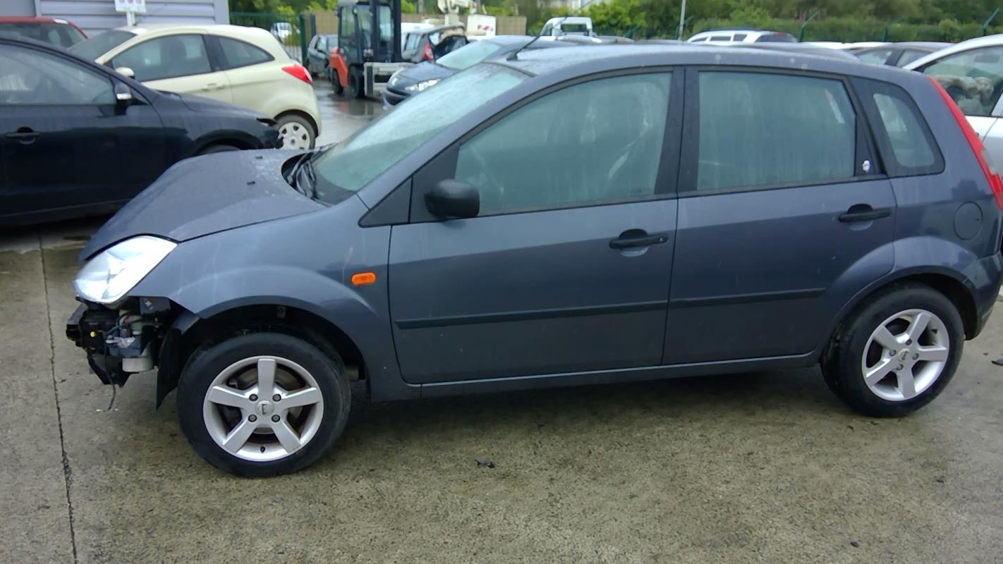 Image Feu arriere principal droit (feux) - FORD FIESTA 5