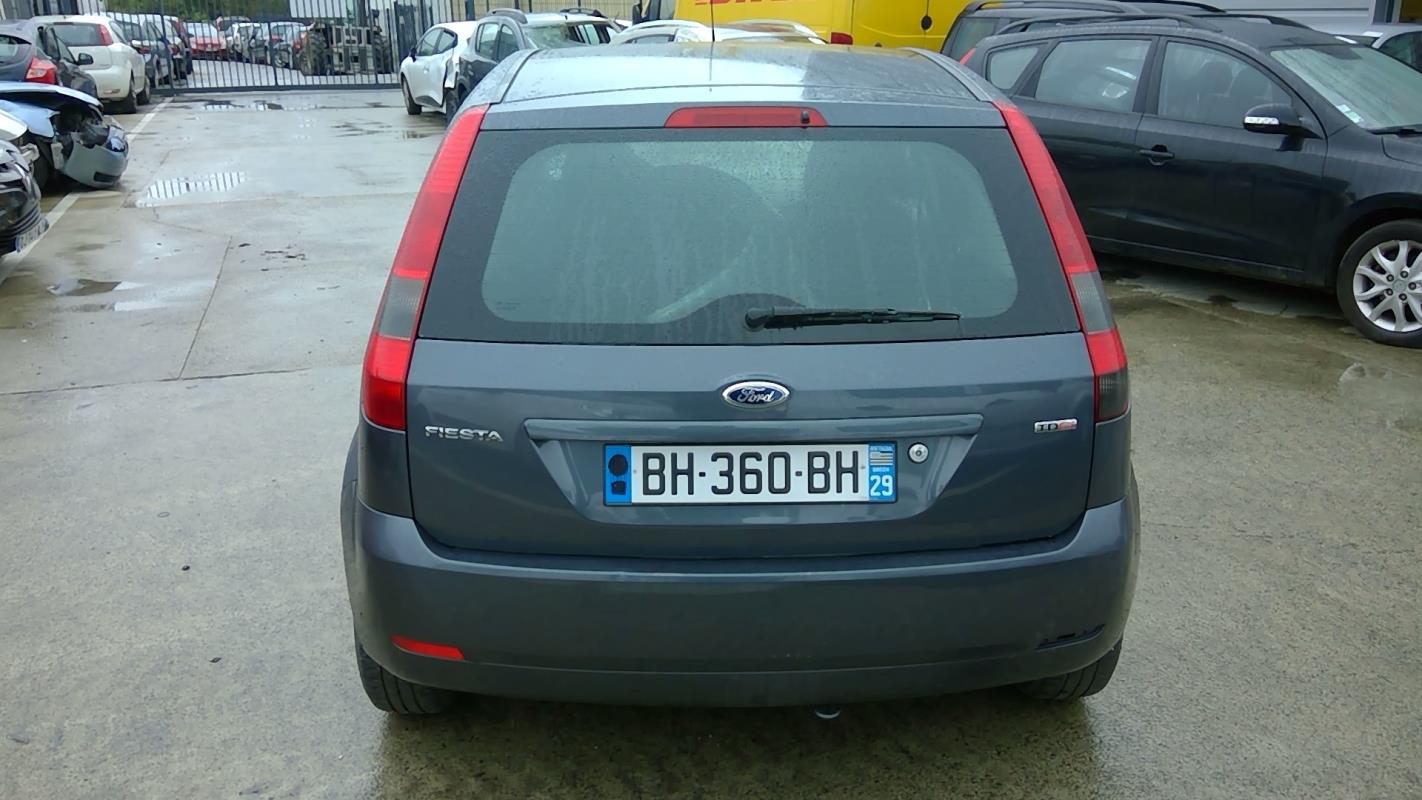 Image Feu arriere principal droit (feux) - FORD FIESTA 5