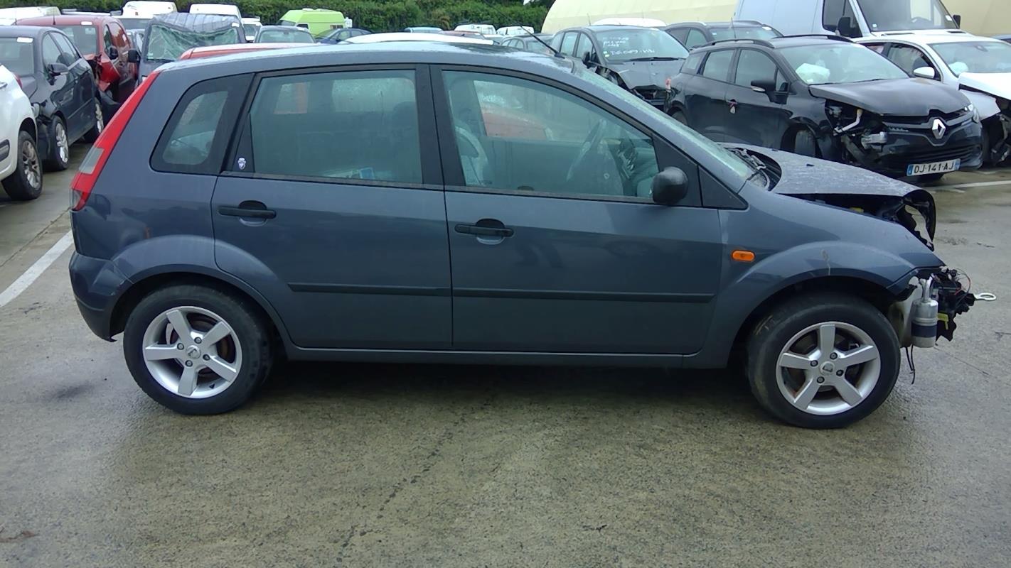 Image Feu arriere principal droit (feux) - FORD FIESTA 5