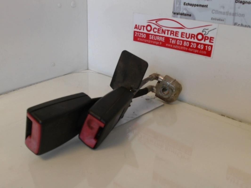 Aggancio cintura sicurezza posteriore sinistro VOLKSWAGEN PASSAT 4 PHASE 1 Diésel - 1