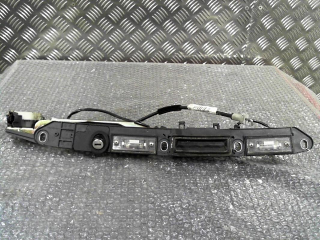 Pulsante del bagagliaio VOLKSWAGEN PASSAT 4 PHASE 2 Diésel - 1