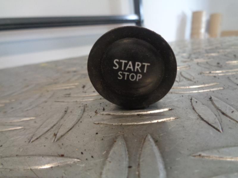 Bouton de demarrage RENAULT MEGANE 2 PHASE 1 BREAK Diesel - 1