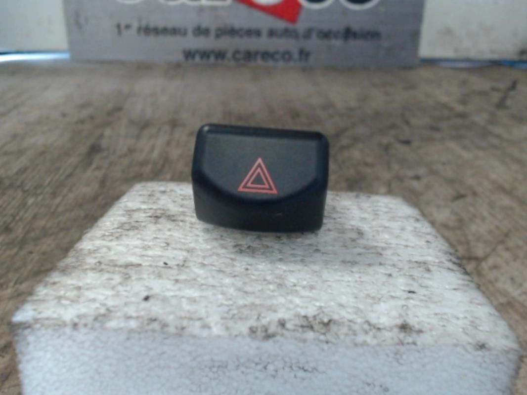 Bouton de warning NISSAN MICRA 3 PHASE 3 Diesel - 1