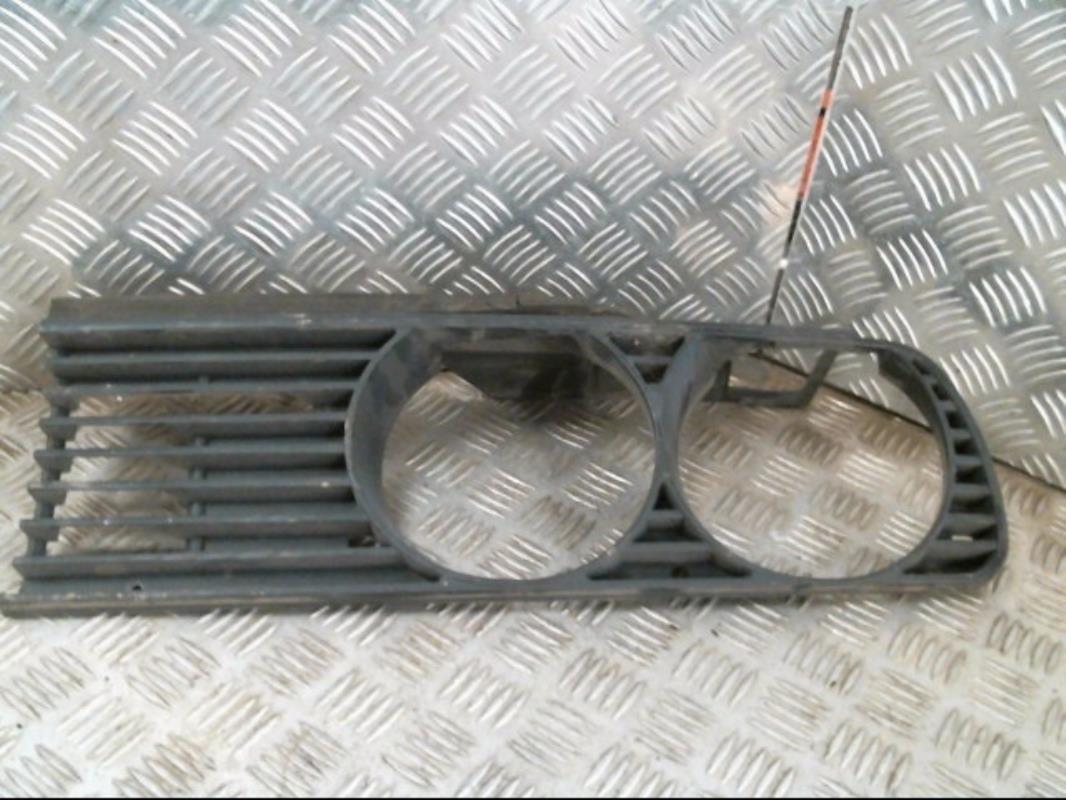 Calandre gauche BMW SERIE 3 E30  - 1