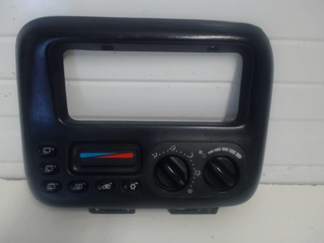 Commande chauffage CHRYSLER VOYAGER 3 Diesel - 1