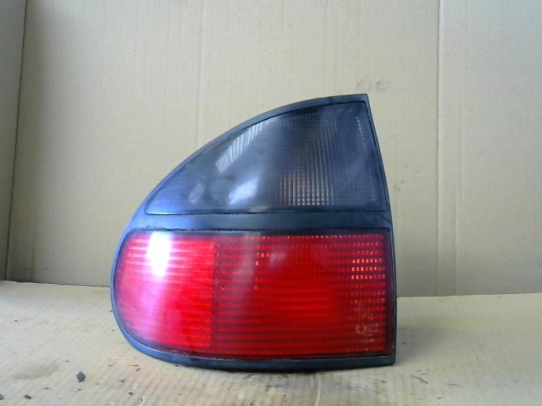 Fanale posteriore principale sinistro (luci) RENAULT LAGUNA 1 PHASE 1 Diésel - 1