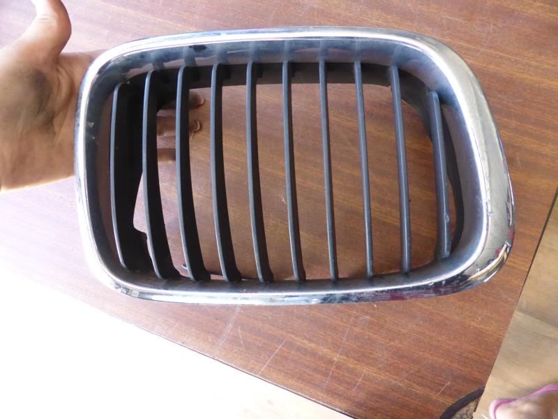 Grille de calandre droite BMW SERIE 3 E46 TOURING PHASE 1 BREAK Diesel - 1