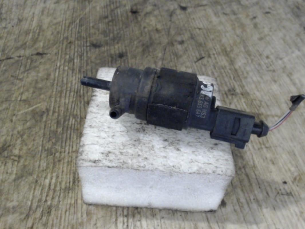 Pompe lave glace avant AUDI A4 3 PHASE 1 Essence - 1