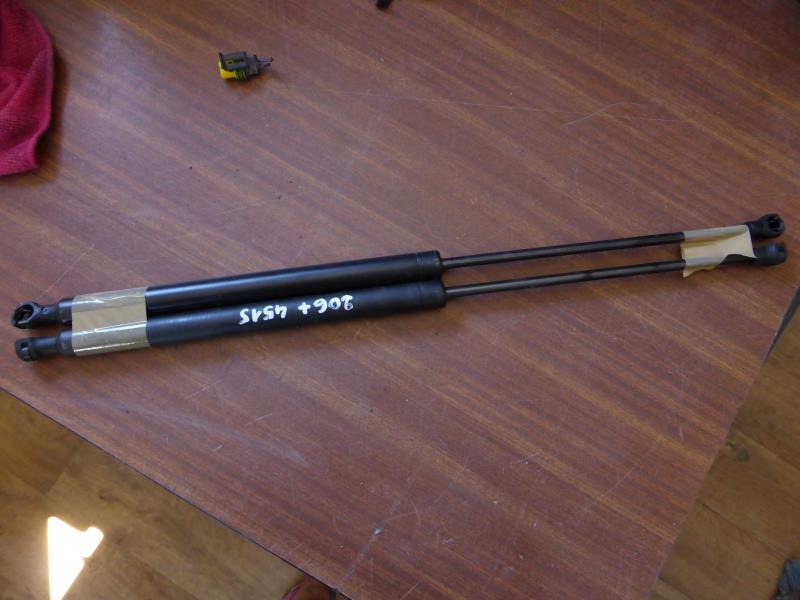 Verin de coffre PEUGEOT 206+ Essence - 1
