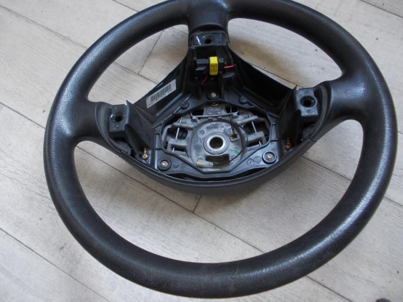 Volant PEUGEOT 307 PHASE 1 BREAK Diesel - 1
