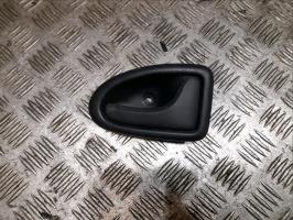 Poignee interieur avant droit