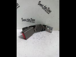 Attache ceinture arriere droit