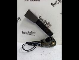 Attache ceinture avant gauche