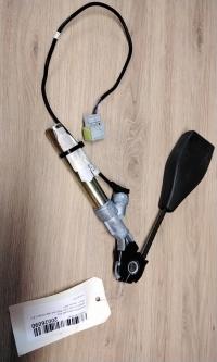 Attache ceinture avant droit