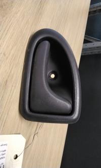 Poignee interieur avant droit