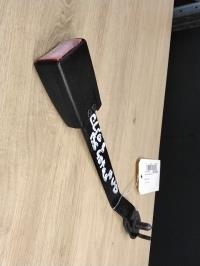Attache ceinture avant droit