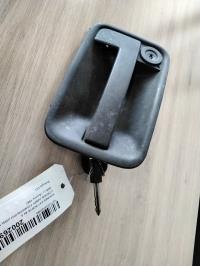 Poignee porte avant gauche
