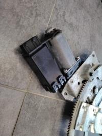 Leve vitre electrique avant droit