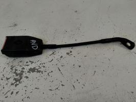 Attache ceinture avant droit
