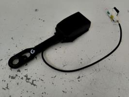 Attache ceinture avant gauche