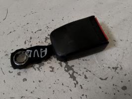 Attache ceinture avant droit