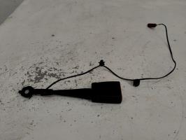 Attache ceinture avant droit
