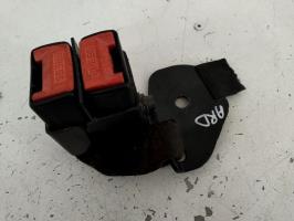 Attache ceinture arriere droit