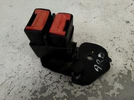 Attache ceinture arriere droit