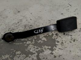 Attache ceinture avant droit