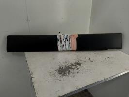 Baguette de porte avant droite