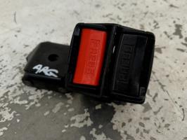 Attache ceinture arriere gauche