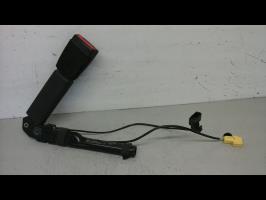 Attache ceinture avant gauche