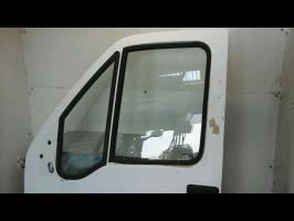 Porte avant gauche