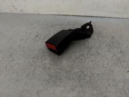 Attache ceinture arriere droit