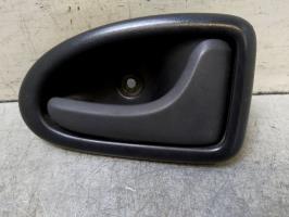 Poignee interieur avant droit