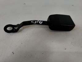 Attache ceinture avant droit