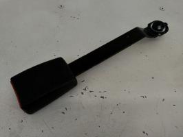 Attache ceinture avant droit