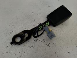 Attache ceinture avant gauche