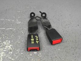 Attache ceinture arriere gauche