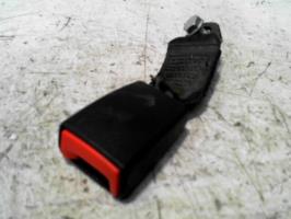 Attache ceinture arriere droit