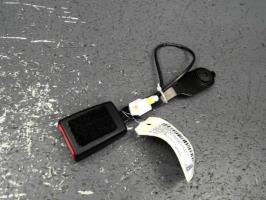Attache ceinture avant gauche