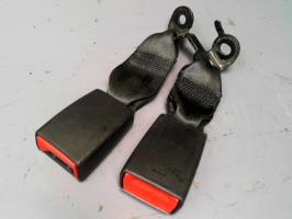 Attache ceinture arriere gauche