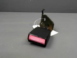 Attache ceinture arriere droit