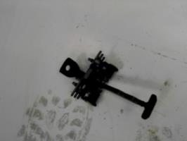 Tirant de porte arriere droit