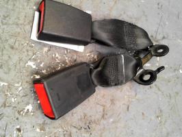 Attache ceinture arriere gauche