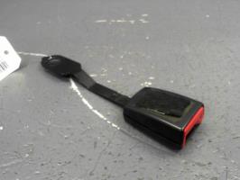 Attache ceinture avant gauche